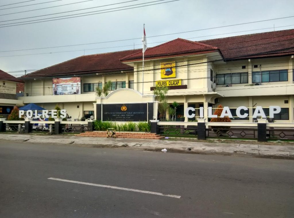 Pos Polisi Terminal Cilacap: Jantung Kemanan yang Selalu Siap